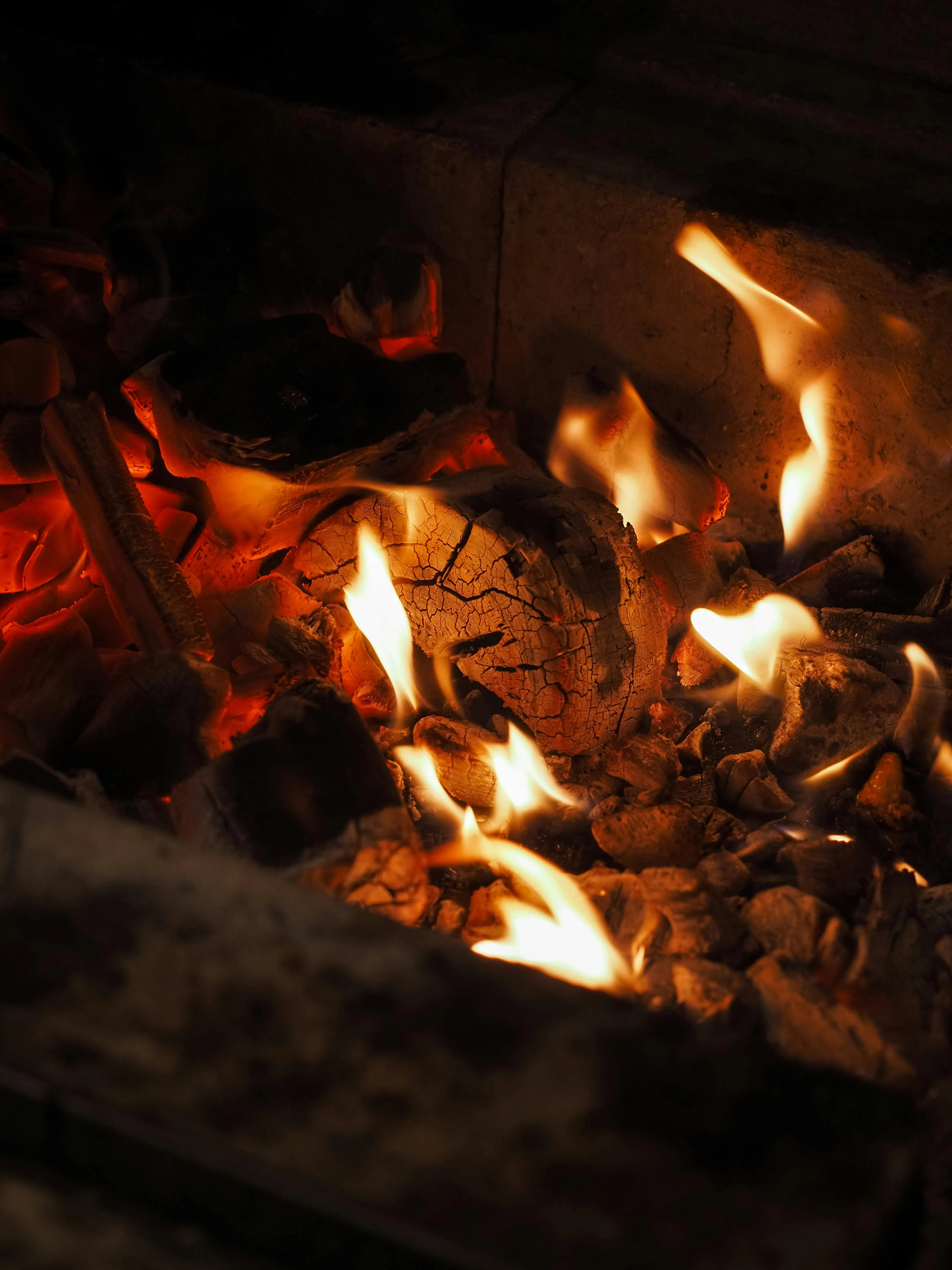 Pitmaster at work - Fire Que